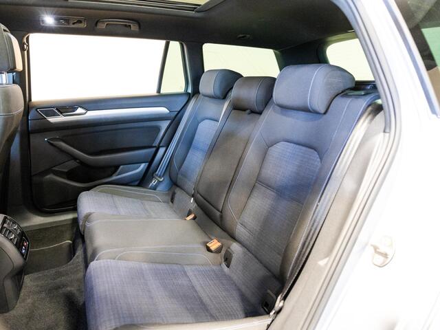 Volkswagen PASSAT Variant 1.4 TSI PHEV GTE Business / 218pk / Panorama dak / Head-up display / Achteruitrij camera /