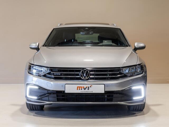 Volkswagen PASSAT Variant 1.4 TSI PHEV GTE Business / 218pk / Panorama dak / Head-up display / Achteruitrij camera /