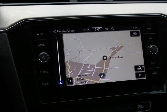 Volkswagen PASSAT Variant 1.5 TSI Elegance DSG Navi Camera LED ACC