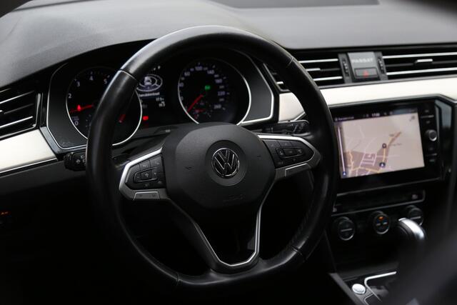 Volkswagen PASSAT Variant 1.5 TSI Elegance DSG Navi Camera LED ACC