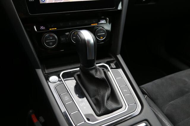 Volkswagen PASSAT Variant 1.5 TSI Elegance DSG Navi Camera LED ACC