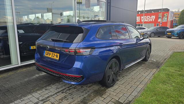 Volkswagen PASSAT Variant 1.5 eHybrid R-Line Edition |NAP|Pano|ACC|IQLight|Massage|Stoel&Stuurverwarming