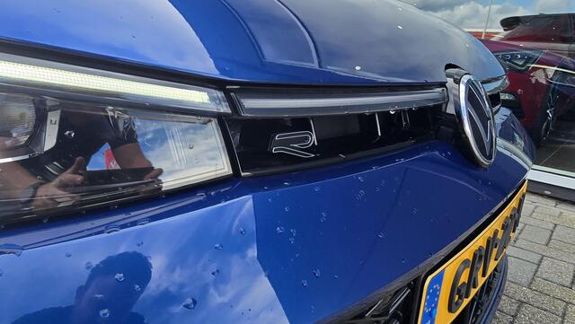 Volkswagen PASSAT Variant 1.5 eHybrid R-Line Edition |NAP|Pano|ACC|IQLight|Massage|Stoel&Stuurverwarming