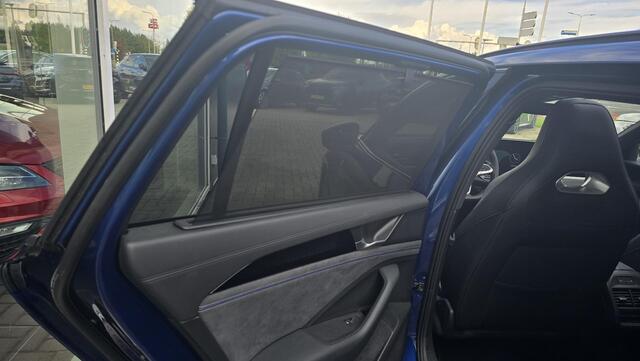 Volkswagen PASSAT Variant 1.5 eHybrid R-Line Edition |NAP|Pano|ACC|IQLight|Massage|Stoel&Stuurverwarming