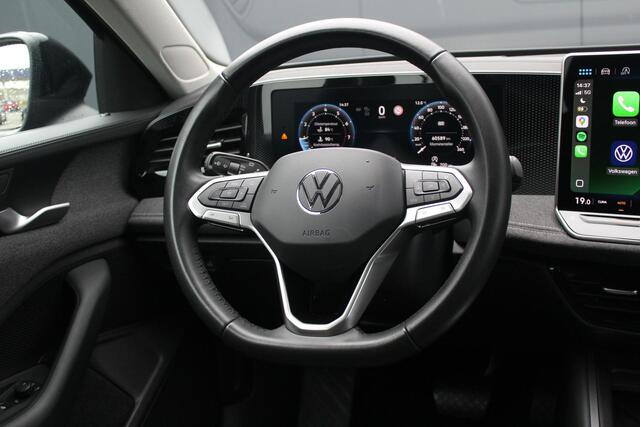 Volkswagen PASSAT Variant 1.5 eTSI 150 pk | Incl. 12 maanden Garantie | Stoel/stuur verwarming | Achteruitrijcamera | Adaptive cruise controle | Dodehoekdetectie | Parkeersensoren V+A | Navigatie | Apple CarPlay/Android Auto | Draadloze telefoonlader | Climate controle | Lane assist | Keyless start | LED Koplampen | 17 Inch LMV | Schakelmogelijkheid aan stuurwiel |