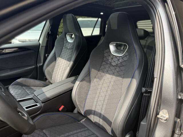 Volkswagen PASSAT Variant 1.5 eHybrid R-Line Edition 272PK l Trekhaak l Pano l HUD l 19Inch l 360 Camera l Massage