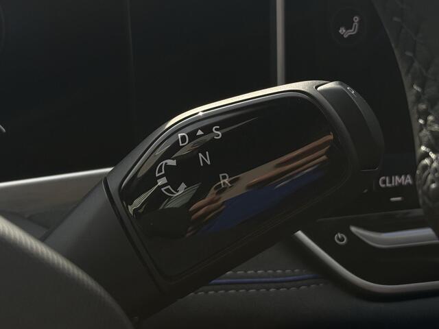 Volkswagen PASSAT Variant 1.5 eHybrid R-Line Edition 272PK l Trekhaak l Pano l HUD l 19Inch l 360 Camera l Massage