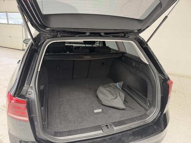 Volkswagen PASSAT Variant 1.4 TSI PHEV GTE Business | Navigatie | Camera | Stoelverwarming | Trekhaak | Adaptive Cruise Control |