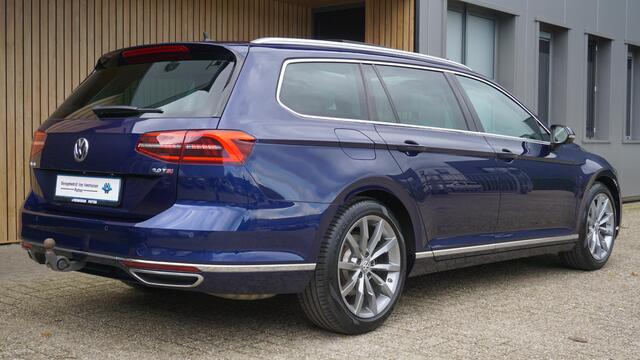 Volkswagen PASSAT Variant 2.0 TSI 220PK DSG Highline Pano.Dak Leder DynAudio 360-View Standkachel HUD *Complete Passat*
