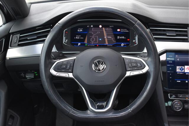 Volkswagen PASSAT Variant 1.5 TSI R-line Panorama, Camera, Dynamic LED, Leder, Keyless, Adaptive cruise