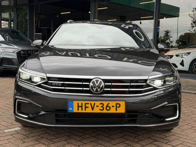 Volkswagen PASSAT Variant 1.4 TSI PHEV GTE Business WEGKLAPBARE TREKHAAK | LEDER | CAMERA | ELEKTRISCH VERSTELBARE STOELEN | STOELVERWARMING | NAVIGATIE | IQ LED | DODEHOEK DETECTIE | APPLE CARPLAY / ANDROID AUTO | ADAPTIEVE CRUISECONTROL |