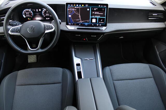 Volkswagen PASSAT Variant 1.5 eTSI 150 pk | Incl. 12 maanden Garantie | Stoel/stuur verwarming | Achteruitrijcamera | Adaptive cruise controle | Dodehoekdetectie | Parkeersensoren V+A | Navigatie | Apple CarPlay/Android Auto | Draadloze telefoonlader | Climate controle | Lane assist | Keyless start | LED Koplampen | 18 Inch LMV | Schakelmogelijkheid aan stuurwiel |