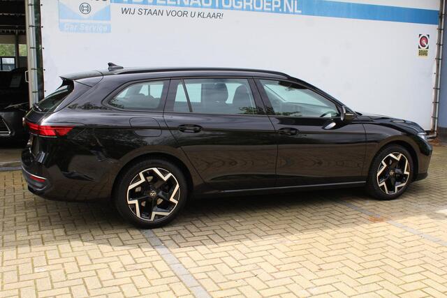 Volkswagen PASSAT Variant 1.5 eTSI 150 pk | Incl. 12 maanden Garantie | Stoel/stuur verwarming | Achteruitrijcamera | Adaptive cruise controle | Dodehoekdetectie | Parkeersensoren V+A | Navigatie | Apple CarPlay/Android Auto | Draadloze telefoonlader | Climate controle | Lane assist | Keyless start | LED Koplampen | 18 Inch LMV | Schakelmogelijkheid aan stuurwiel |