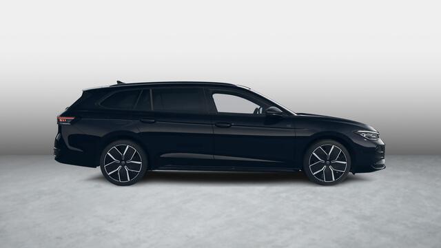 Volkswagen PASSAT Variant 1.5 eHybrid R-Line Edition 272 PK DSG Black Style, leder, massagestoelen, stoelventilatie, head-up, trekhaak, panoramadak, 360 graden camera
