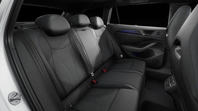 Volkswagen PASSAT Variant 1.5 eHybrid R-Line Edition 272 PK DSG Black Style, leder, massagestoelen, stoelventilatie, head-up, trekhaak, panoramadak, 360 graden camera