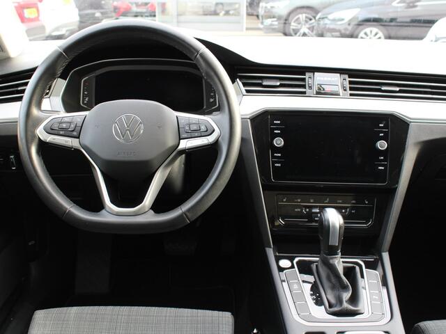 Volkswagen PASSAT Variant 1.5 TSI Business | PANORAMISCH SCHUIFDAK | WINTER PAKKET | APPLE CARPLAY | TREKHAAK |