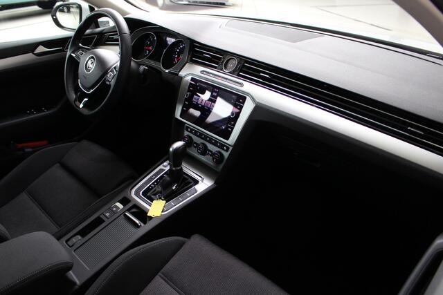 Volkswagen PASSAT Variant 1.5 TSI DSG Comfortline Navigatie | Camera | Trekhaak | Stoelverwarming