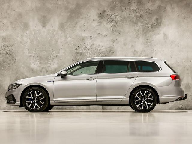 Volkswagen PASSAT Variant 1.4 TSI PHEV GTE 218Pk Automaat (APPLE CARPLAY, SOH 88,9%, GROOT NAVI, CAMERA, TREKHAAK, KEYLESS, SPORTSTOELEN, STOELVERWARMING, GETINT GLAS, NIEUWSTAAT)