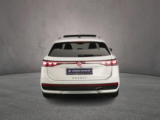 Volkswagen PASSAT Variant R-Line Edition 1.5 TSI eHybrid 272pk DSG Automaat Trekhaak, 360 camera, Panoramadak, Adaptive cruise control, LED matrix koplampen