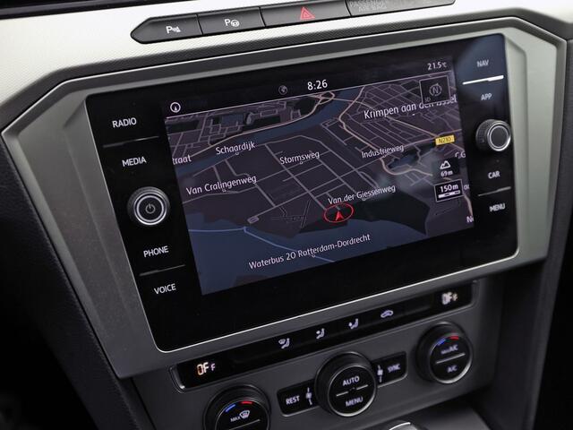 Volkswagen PASSAT Variant 1.4 TSI ACT Highline 150Pk Automaat (APPLE CARPLAY, GROOT NAVI, CLIMATE, CAMERA, SPORTSTOELEN, GETINT GLAS, KEYLESS START, ADAPTIVE CRUISE,