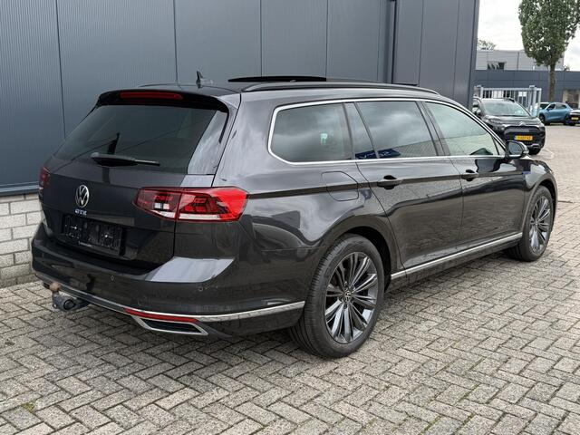 Volkswagen PASSAT Variant 1.4 TSI PHEV GTE Business 18"/Panoramadak/Trekhaak/Camera/PDC v+a/Elektrische klep/Apple Carplay & Android Auto