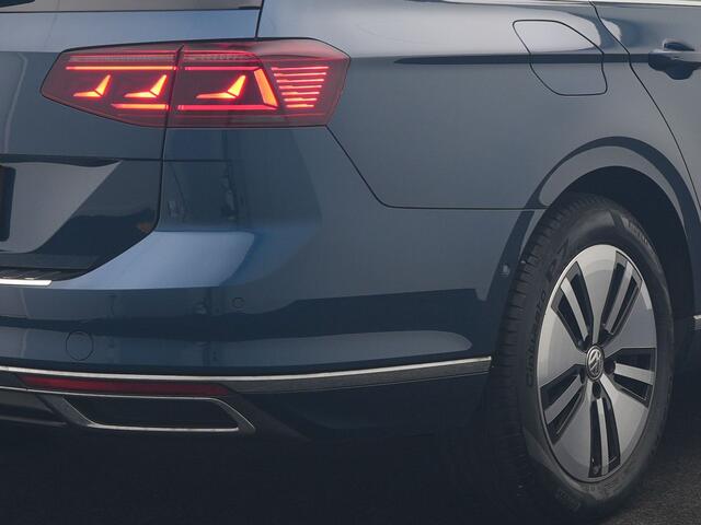 Volkswagen PASSAT 1.4 TSI PHEV GTE Business 218pk Dealer O.H. | Trekhaak Af Fabriek | Panodak | Head Up | Adaptive Cruise | 360 Camera | Dynaudio | Lederen Sportstoelen Memory & Massage | IQ Light | Stoelen & Stuur Verwarmd | Blis | Keyless | Apple Carplay | Plug In Hybrid |