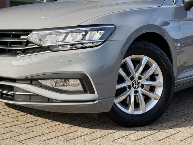 Volkswagen PASSAT Variant 1.5 TSI Business | Electrische Trekhaak | ACC | Massage | DAB | Achteruitrijcamera |