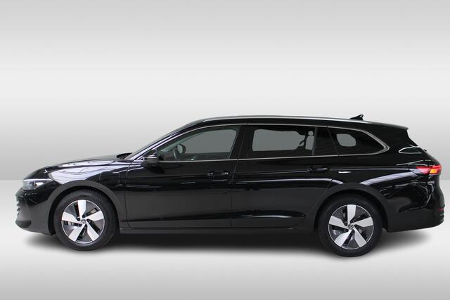 Volkswagen PASSAT Variant 1.5 eHybrid Business Trekhaak | Navigatie | Stoelverwarming | Head-Up Display |