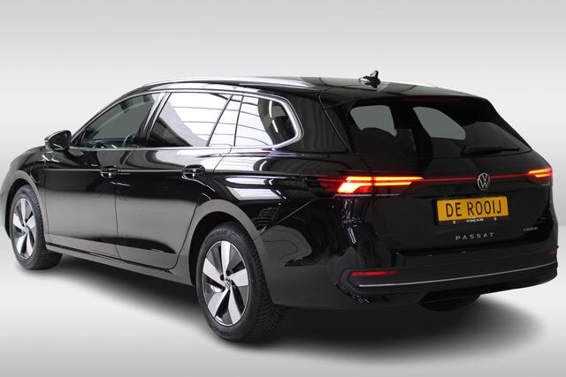 Volkswagen PASSAT Variant 1.5 eHybrid Business Trekhaak | Navigatie | Stoelverwarming | Head-Up Display |