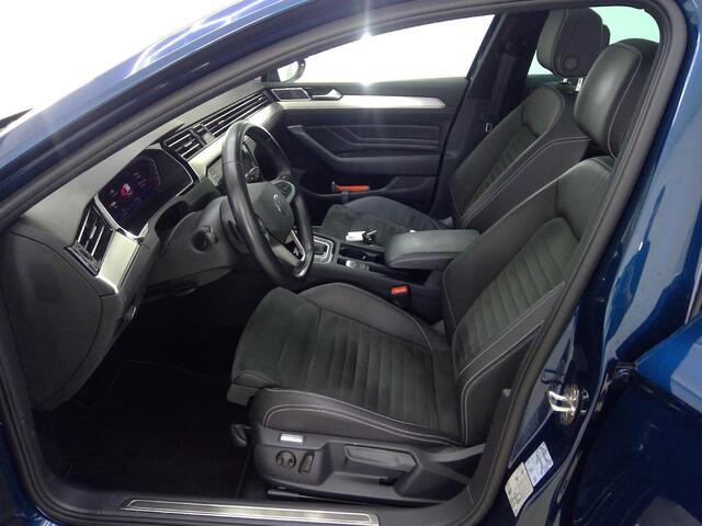Volkswagen PASSAT Variant 2.0 TDI 150PK DSG R-Line NL-AUTO PANO | H-LEER | LED | ADAPT. CRUISE | ECC