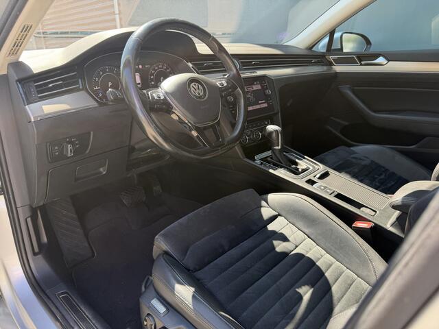 Volkswagen PASSAT Variant BWJ 2017 | 1.8TSI 180PK BNS Edition R AUTOMAAT | AGR | DYN AUDIO | VIRT. COCKPIT | LEDER/ALCANTARA | CAMERA A | NAVI | CLIMA | STOELVERW |