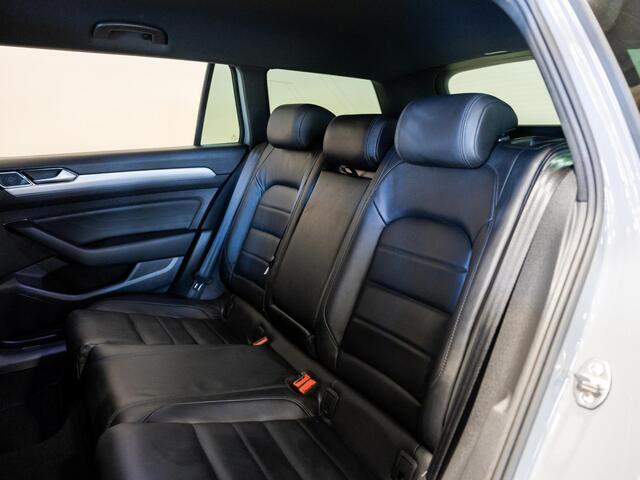 Volkswagen PASSAT Variant 1.4 TSI PHEV GTE Business SOH 94% / 218pk / NAP / Leder / Achteruitrij camera / IQ LED /