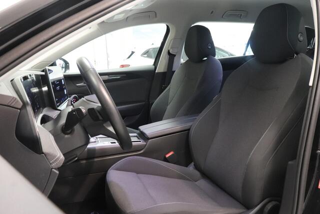 Volkswagen PASSAT Variant 1.5 eTSI Business | Camera | Adaptieve cruise | Navigatie | Stuur & stoelverwarming | Climate control | LED |