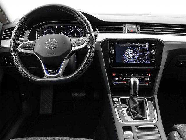 Volkswagen PASSAT 1.4 TSI 218pk DSG PHEV GTE Business · Camera · Wegklapbare Trekhaak · Apple/Android Car Play · P-Sensoren · 17'' Inch ·