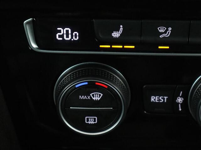 Volkswagen PASSAT 1.5 TSI Highline Business R | Pano.Dak | LED | Apple Carplay | R-Line | Stoelverwarming |