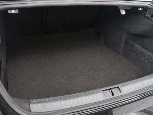 Volkswagen PASSAT 1.5 TSI Highline Business R | Pano.Dak | LED | Apple Carplay | R-Line | Stoelverwarming |