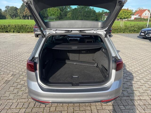 Volkswagen PASSAT 1.4 TSI GTE TREKHAAK/CAMERA/HALF-LEDERELEK-KLEP/ACC/STOELVERW/CARPLAY