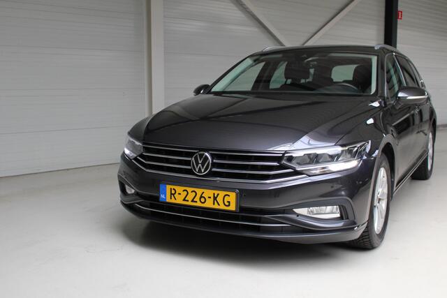 Volkswagen PASSAT Variant 1.5 TSI DSG Business | Navigatie | PDC + Camera | App Connect