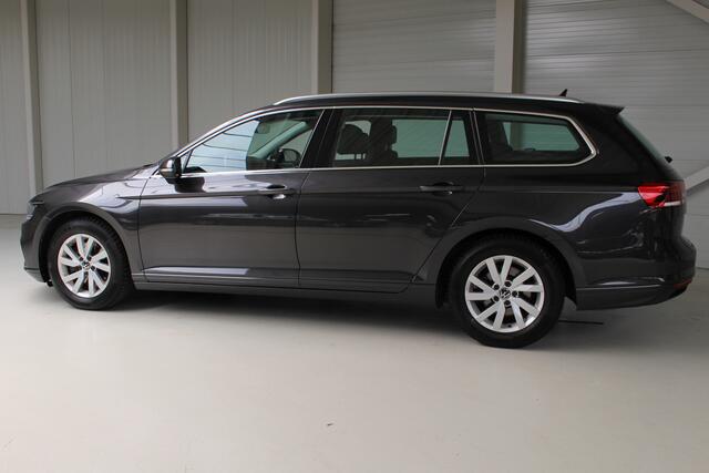 Volkswagen PASSAT Variant 1.5 TSI DSG Business | Navigatie | PDC + Camera | App Connect