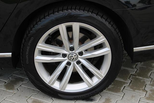 Volkswagen PASSAT Variant 1.5 TSI Elegance Business | Incl. 12 maanden garantie | Stoelverwarming | Adaptieve cruise control | Trekhaak | Parkeercamera | Apple carplay/Android auto |