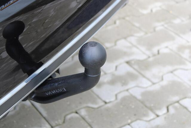Volkswagen PASSAT Variant 1.5 TSI Elegance Business | Incl. 12 maanden garantie | Stoelverwarming | Adaptieve cruise control | Trekhaak | Parkeercamera | Apple carplay/Android auto |