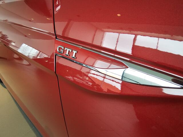 Volkswagen POLO GTI 2.0 207pk Automaat | Pano | Stoelverwarming | Keyless | Cruise | Camera DEMONSTRATIEWAGEN