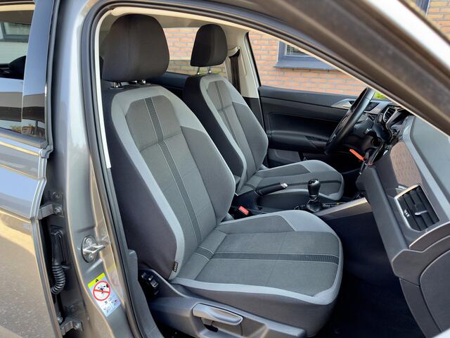 Volkswagen POLO 1.0 TSI HIGHLINE R-LINE 57D.KM!! NAVI CAMERA AIRCO APPLE-CARPLAY LED LMV PDC