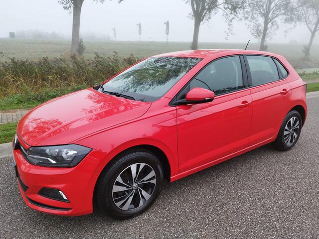 Volkswagen POLO 1.0 MPI Comfortline ** 93.572 km ** Bluetooth ** Airco ** MF stuurwiel ** LM velgen **