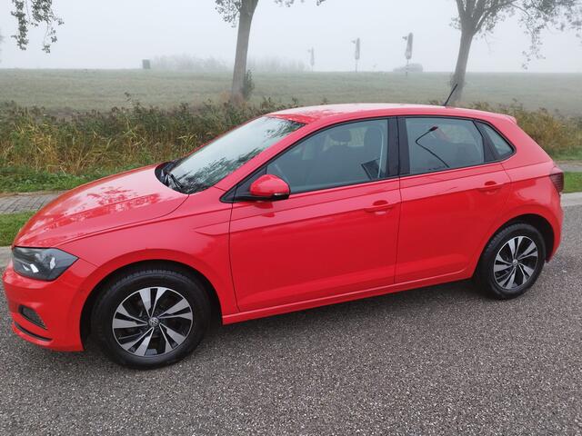 Volkswagen POLO 1.0 MPI Comfortline ** 93.572 km ** Bluetooth ** Airco ** MF stuurwiel ** LM velgen **