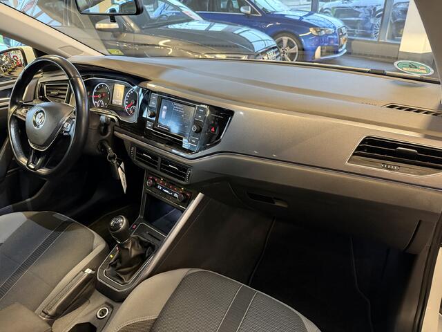 Volkswagen POLO 1.0 TSI Highline | Adaptieve cruise control | Automatisch inparkeren | Apple carplay | Adaptief onderstel | Climate control | Parkeersensoren rondom | Nederlands geleverd