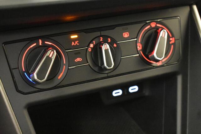 Volkswagen POLO 1.0 TSI Comfortline Parkeersensoren V+A Adepive Cruis Connect serv