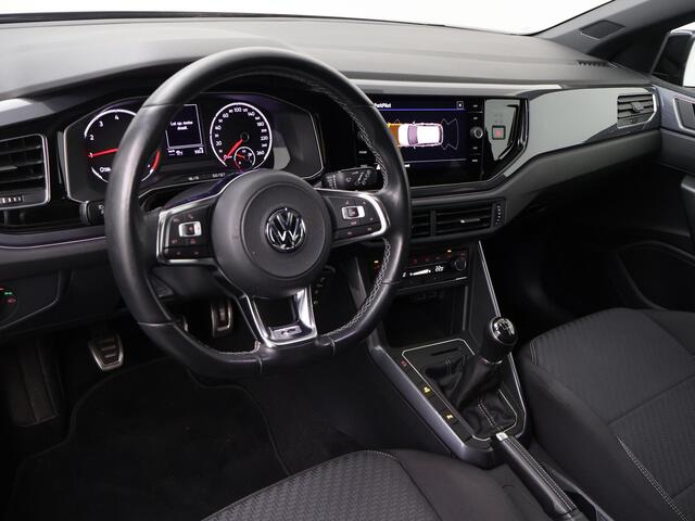 Volkswagen POLO 1.0 TSI Highline Business R | 95 PK | Elektrisch bedienbaar panoramadak | Navigatiesysteem | LED verlichting |