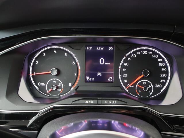 Volkswagen POLO 1.0 TSI Highline Business R | 95 PK | Elektrisch bedienbaar panoramadak | Navigatiesysteem | LED verlichting |
