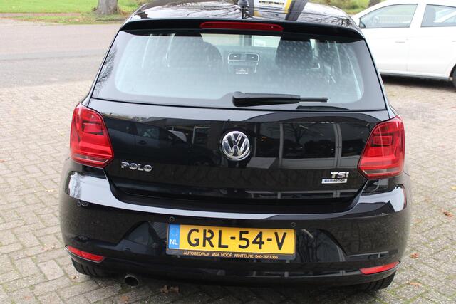 Volkswagen POLO 1.2 TSI Highline Stoelverwarming, Airco, Cruise control, Parksens. V en A, Leder, Armsteun voor, Elektrische ramen